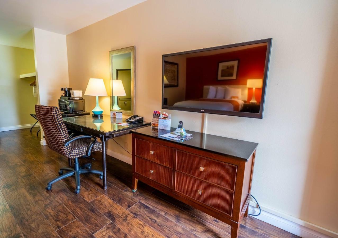 Hotel Howard Johnson By Wyndham 2*