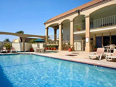 Howard Johnson By Wyndham Buena Park 