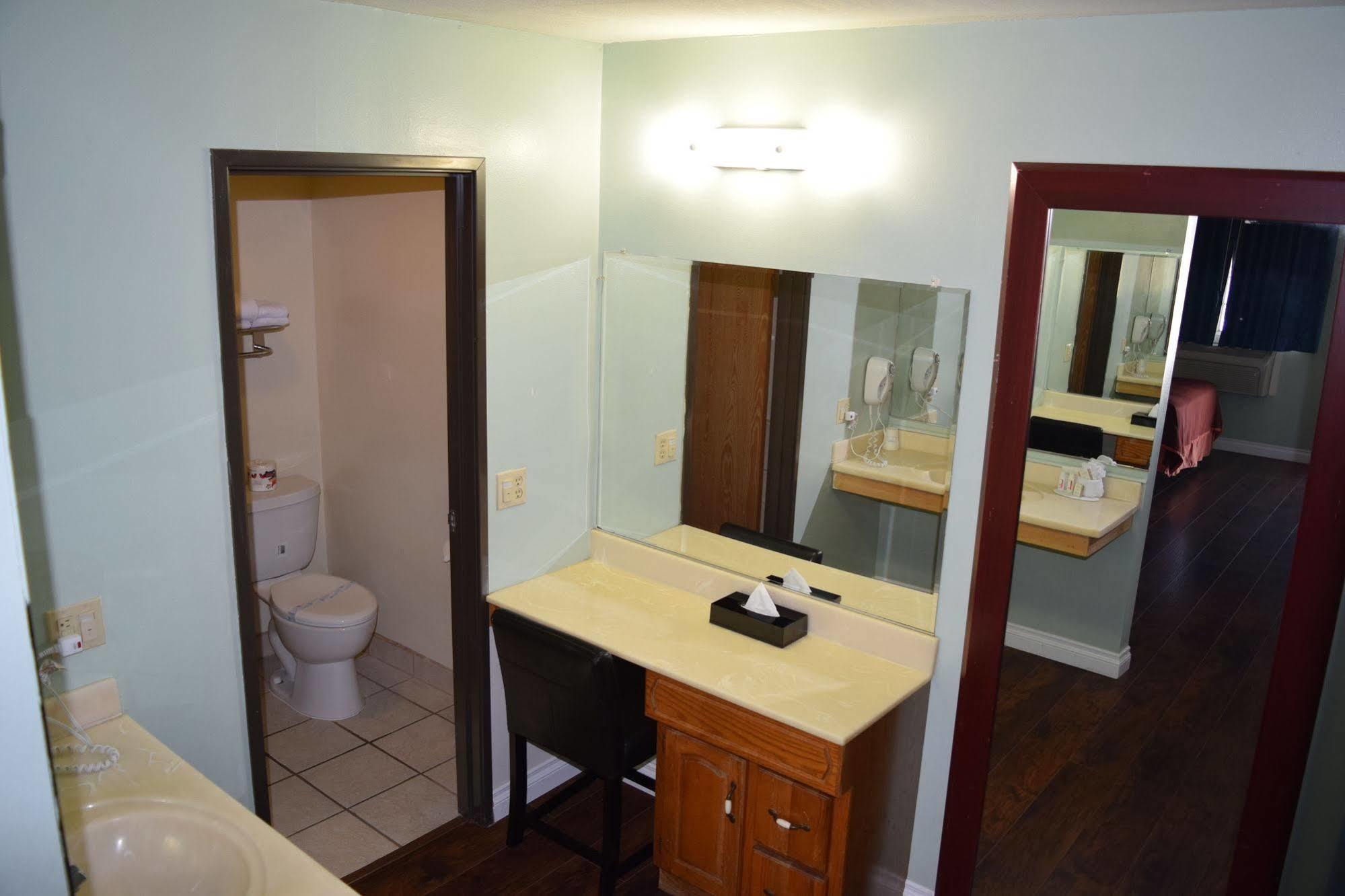 Howard Johnson By Wyndham 2*