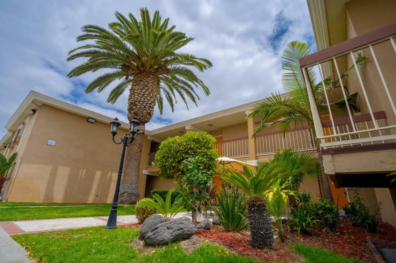 Howard Johnson By Wyndham Hotel Buena Park