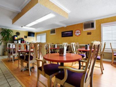 Howard Johnson By Wyndham Hotel